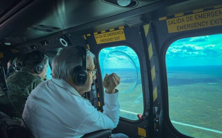 AMLO sobrevuela obras del Tren Maya